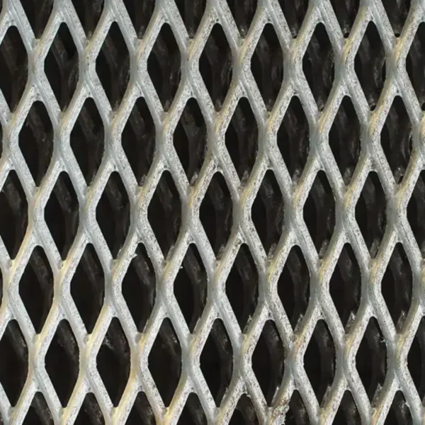 Acercamiento a una malla de metal desplegado